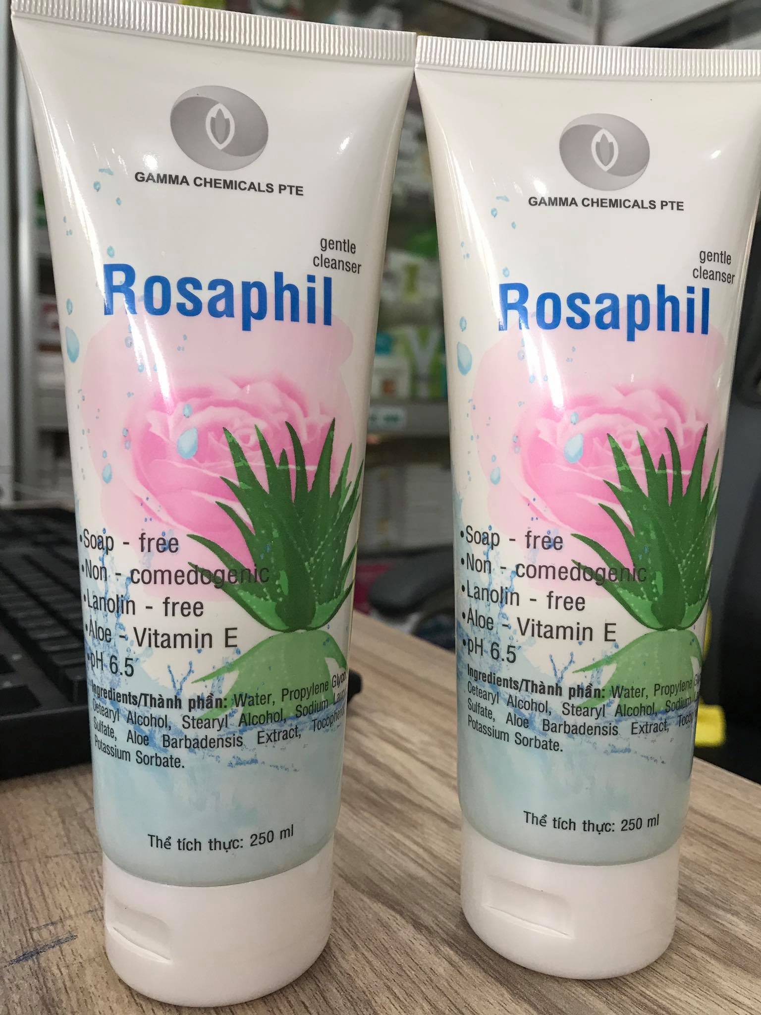 Sữa Rửa Mặt Dưỡng Da Rosaphil 250 Ml