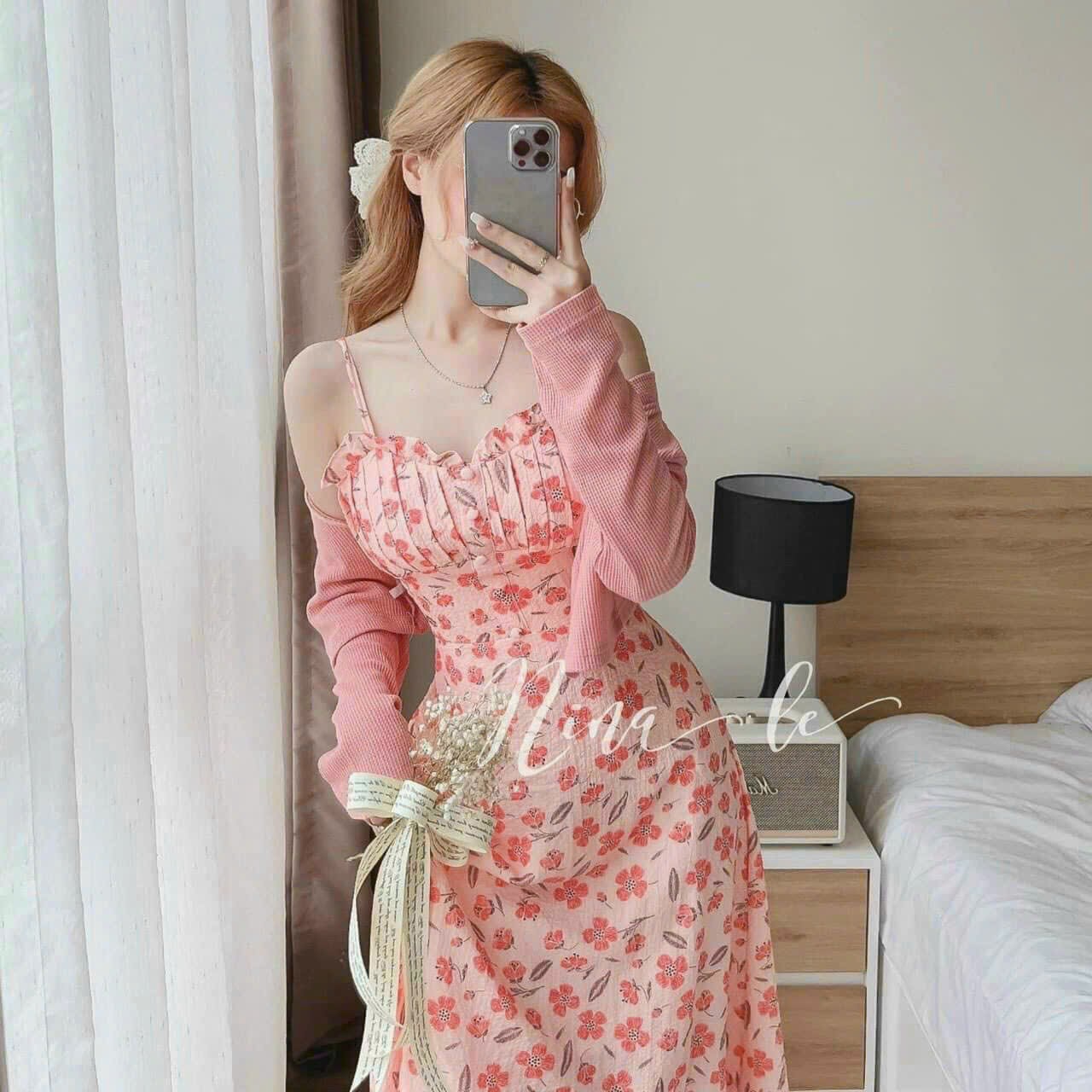 Sét đầm hai dây kèm áo khoác có mút ngực