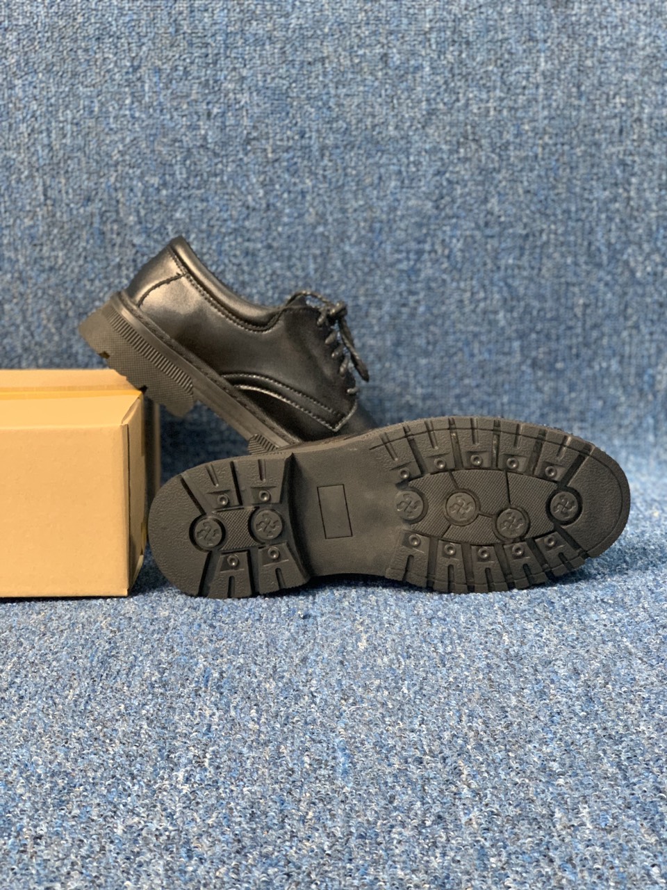Giày Dr Martens Da Bò Lộn -Bảo Hành 12 Tháng