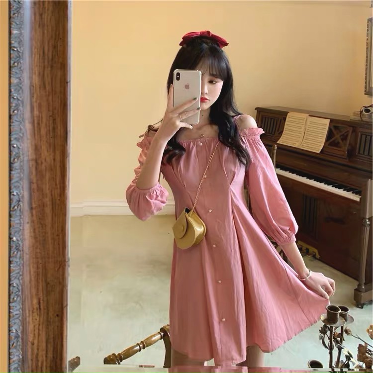 Đầm xòe trễ vai hồng