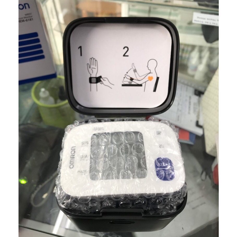 máy đo huyết áp omron hem-6161