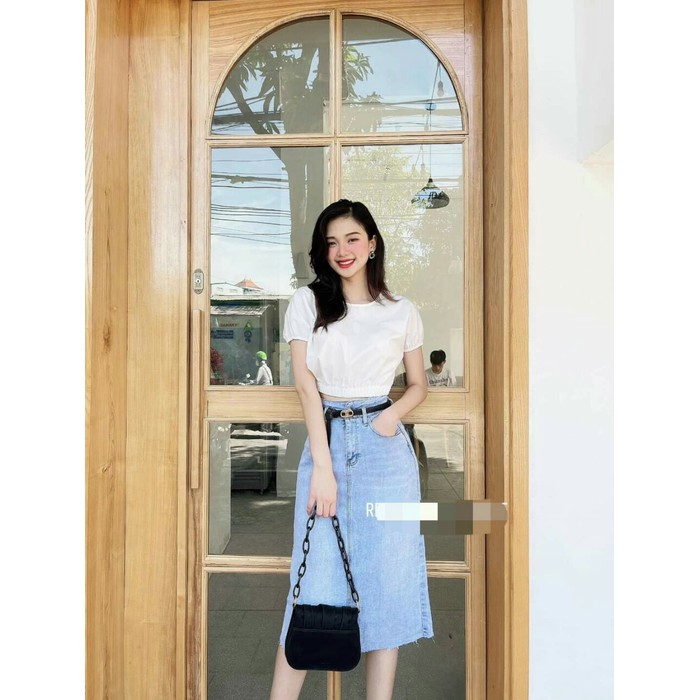 Áo Croptop Bo Eo Cổ Tròn Trẻ Trung