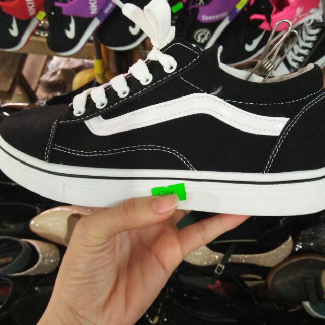 Thanh lý size 35,36 giày thể thao V đen