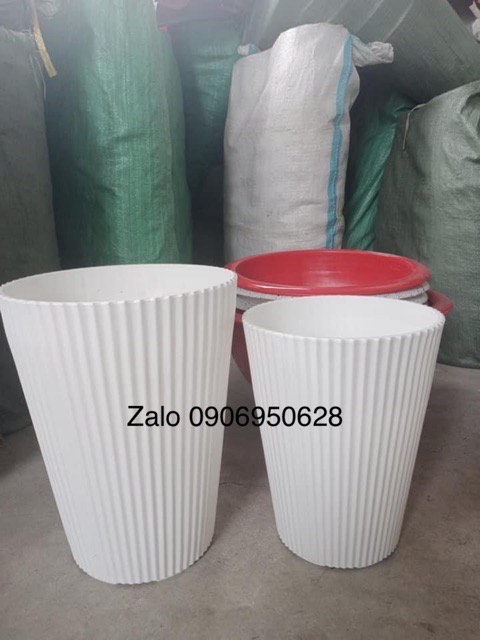 Chậu nhựa cao sọc gân có 2 size (có dĩa lót)