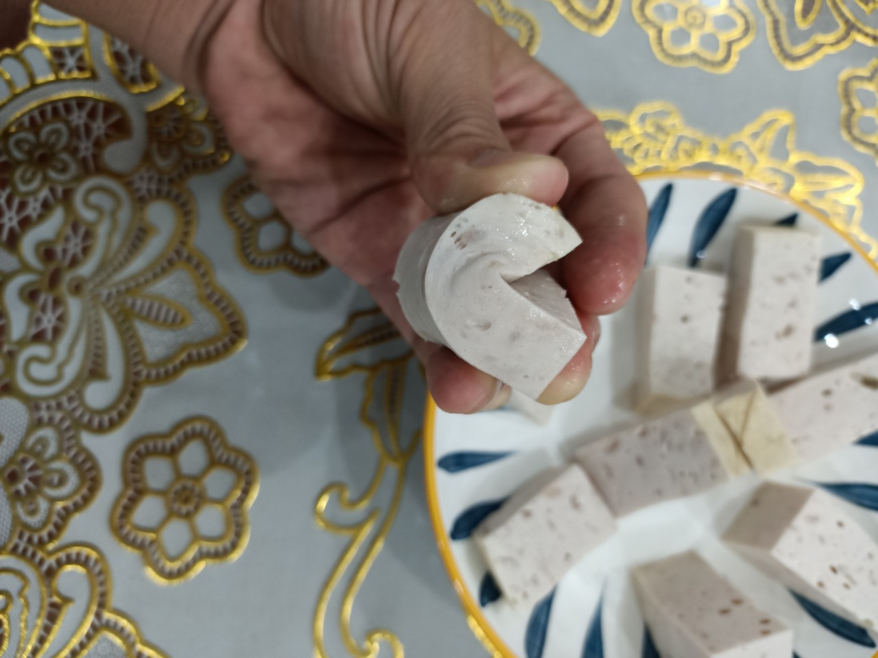CHẤT HỖ TRỢ CHẾ BIẾN ENZYME TG/ Hỗ trợ tăng cường liên kết, tăng giòn dai cho chả lụa, chả cá,..