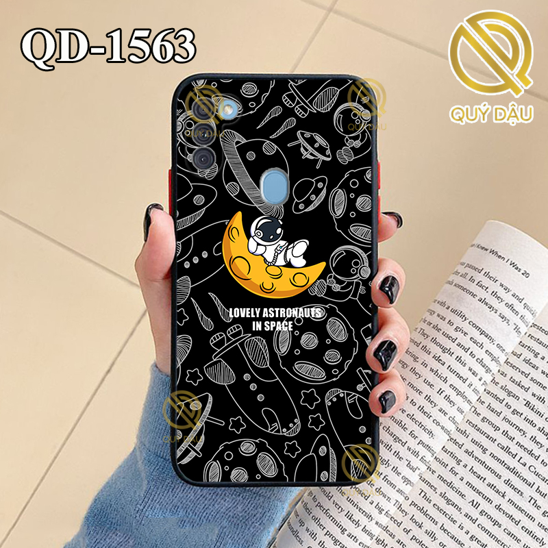 Ốp lưng Samsung Galaxy A11 in hình phi hành gia chibi