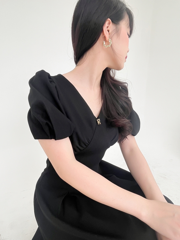 [VOUCHER 12%/149K] Váy Xếp Ly Cổ V Tay Bồng Công Sở Kiểu Dáng Basic By LEMIA Design - 22V041