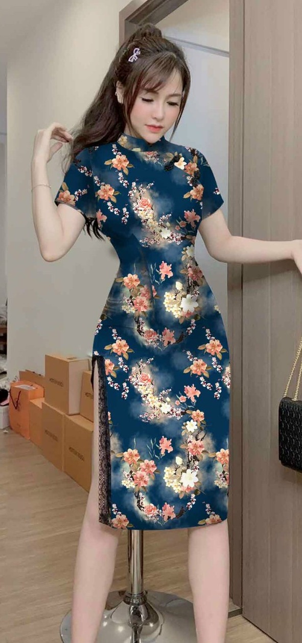 Đầm body sườn xám tay ngắn họa tiết hoa lá  xẻ tà phối ren