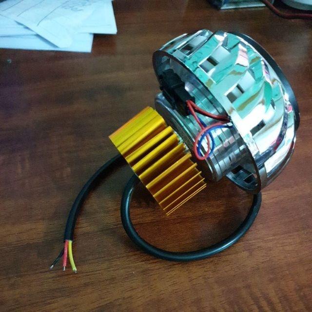 Đèn pha led bi cầu lốc xoáy chuyển màu,Cá pasing