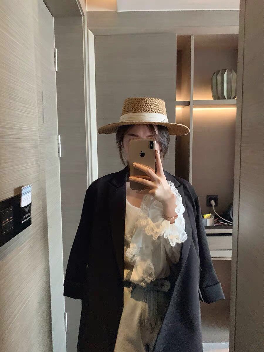 Mũ cói viền cứ hè lại hot