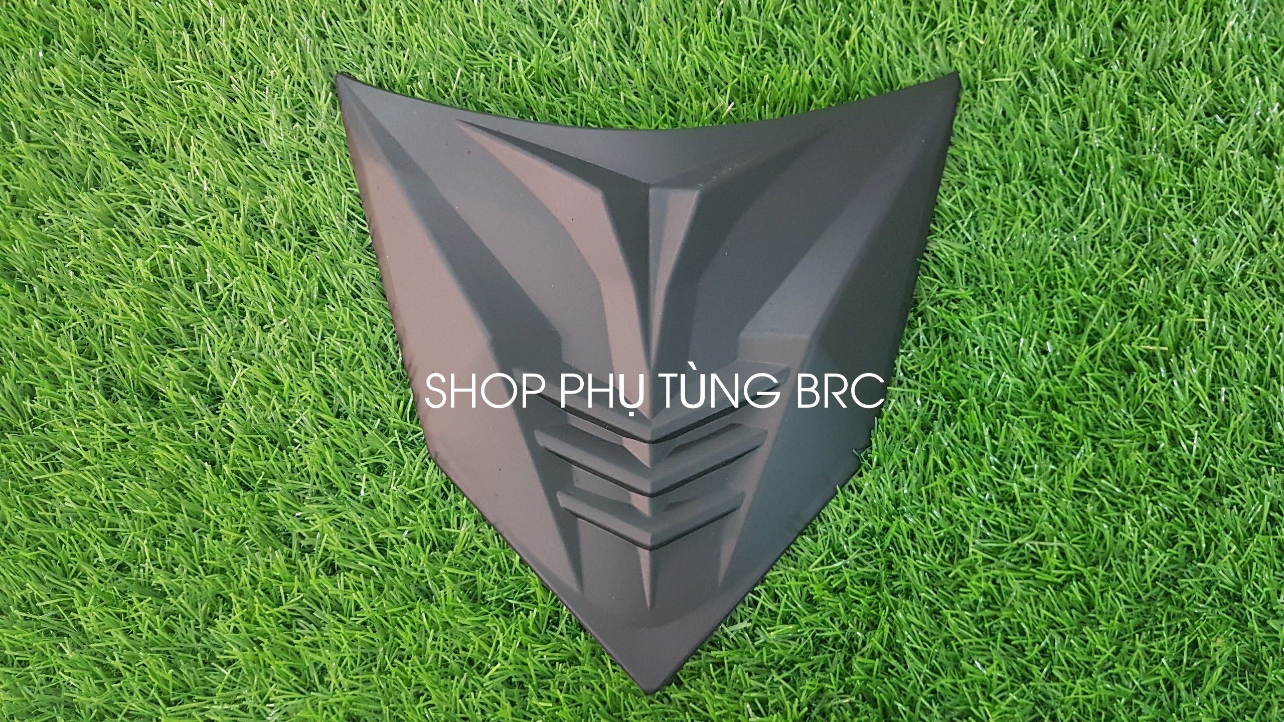 Ốp mặt nạ màu đen xe WINNER X 2019 Ốp làm bằng nhựa, bên trong ốp đã có keo sẵn