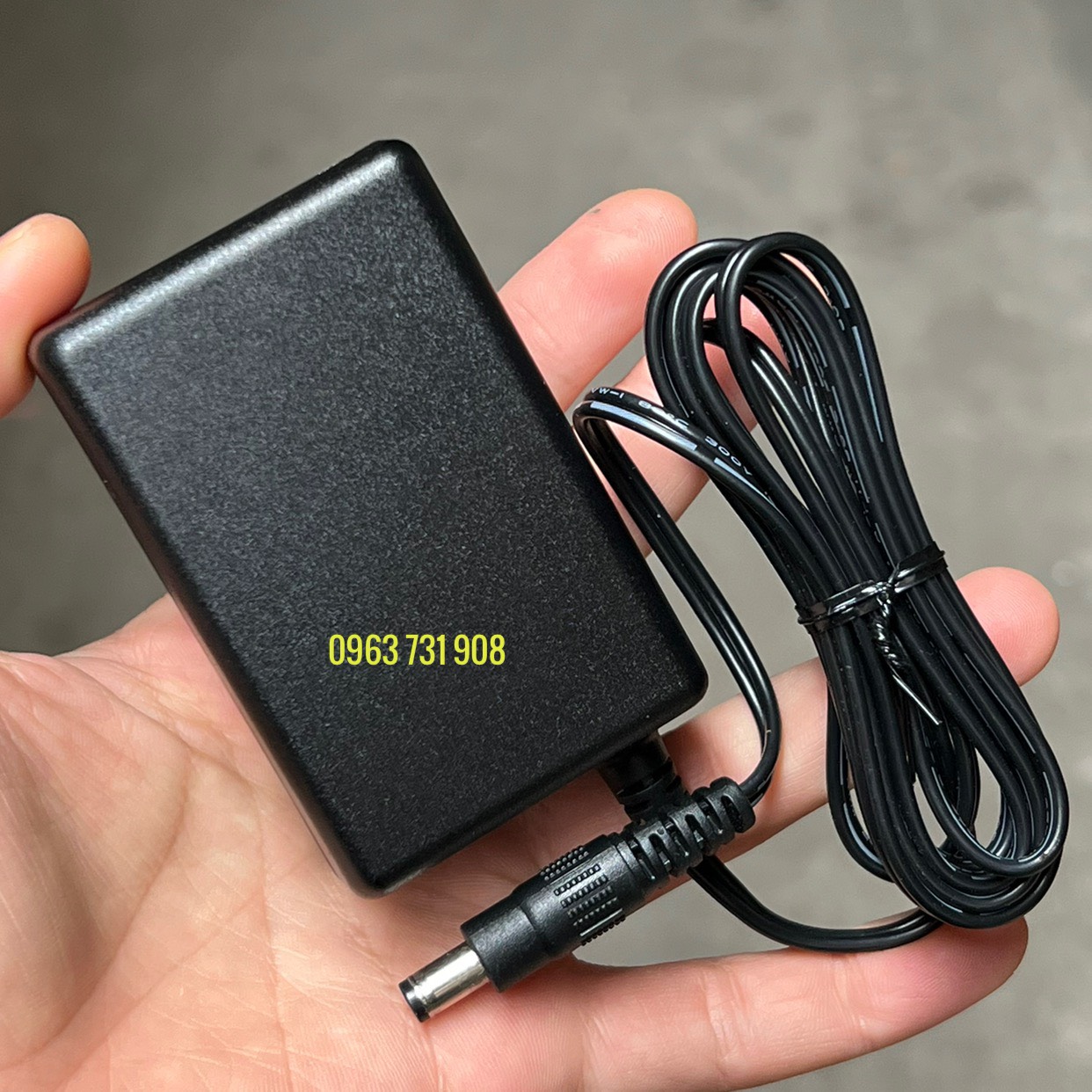 Adapter nguồn 12V-2A  chính hãng