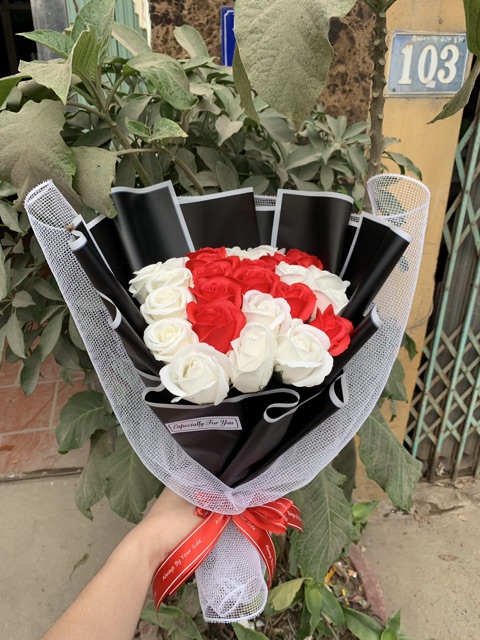 Hoa sáp bó 30 bông theo yêu cầu