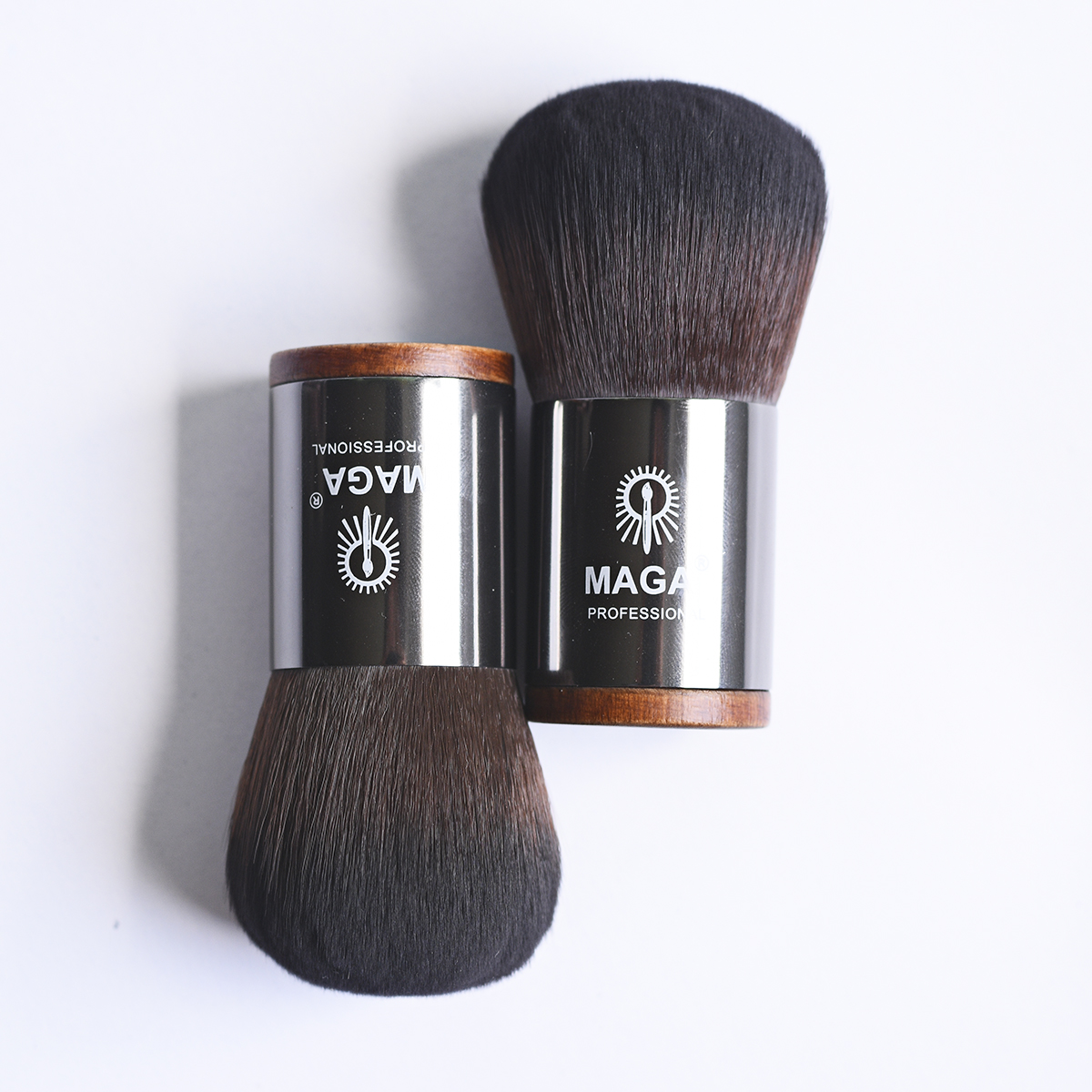 [HCM]Cọ Phủ Phấn Cao Cấp MAGA POWDER KABUKI 18