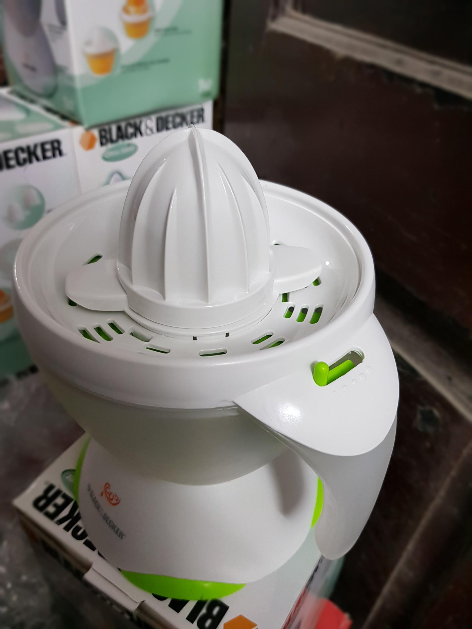 Máy vắt cam Black & Decker-CJ600 (Trắng)