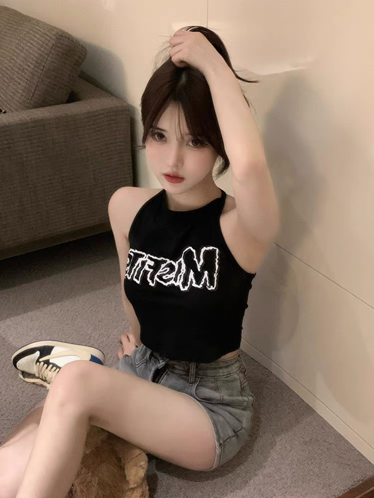 ÁO CROPTOP CỔ YẾM CHẠY VIỀN SẸC XI