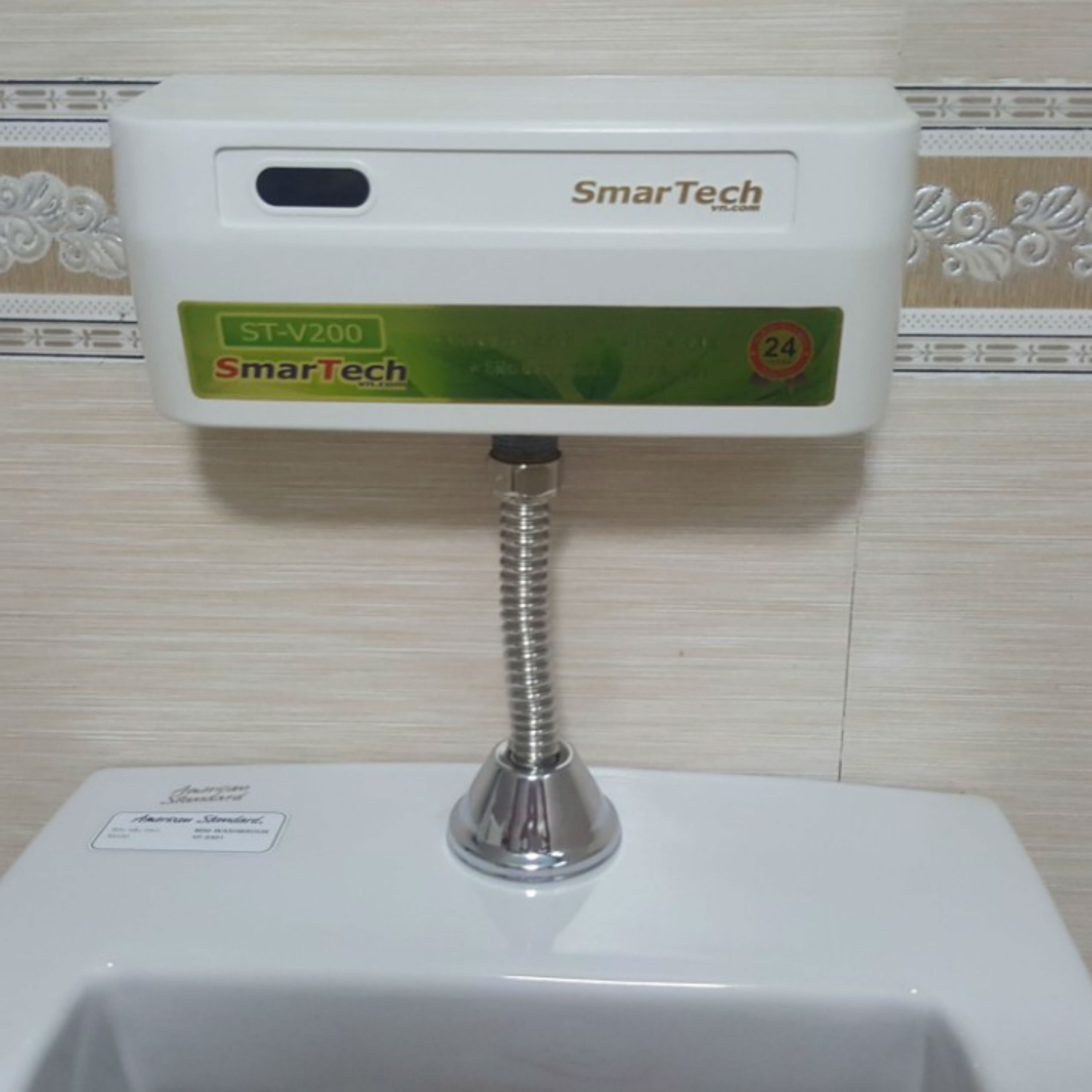Van xả tiểu cảm ứng cao cấp Smartech ST-V200 xả tiểu cảm ứng xả tiểu nam. Bảo hành 02 năm