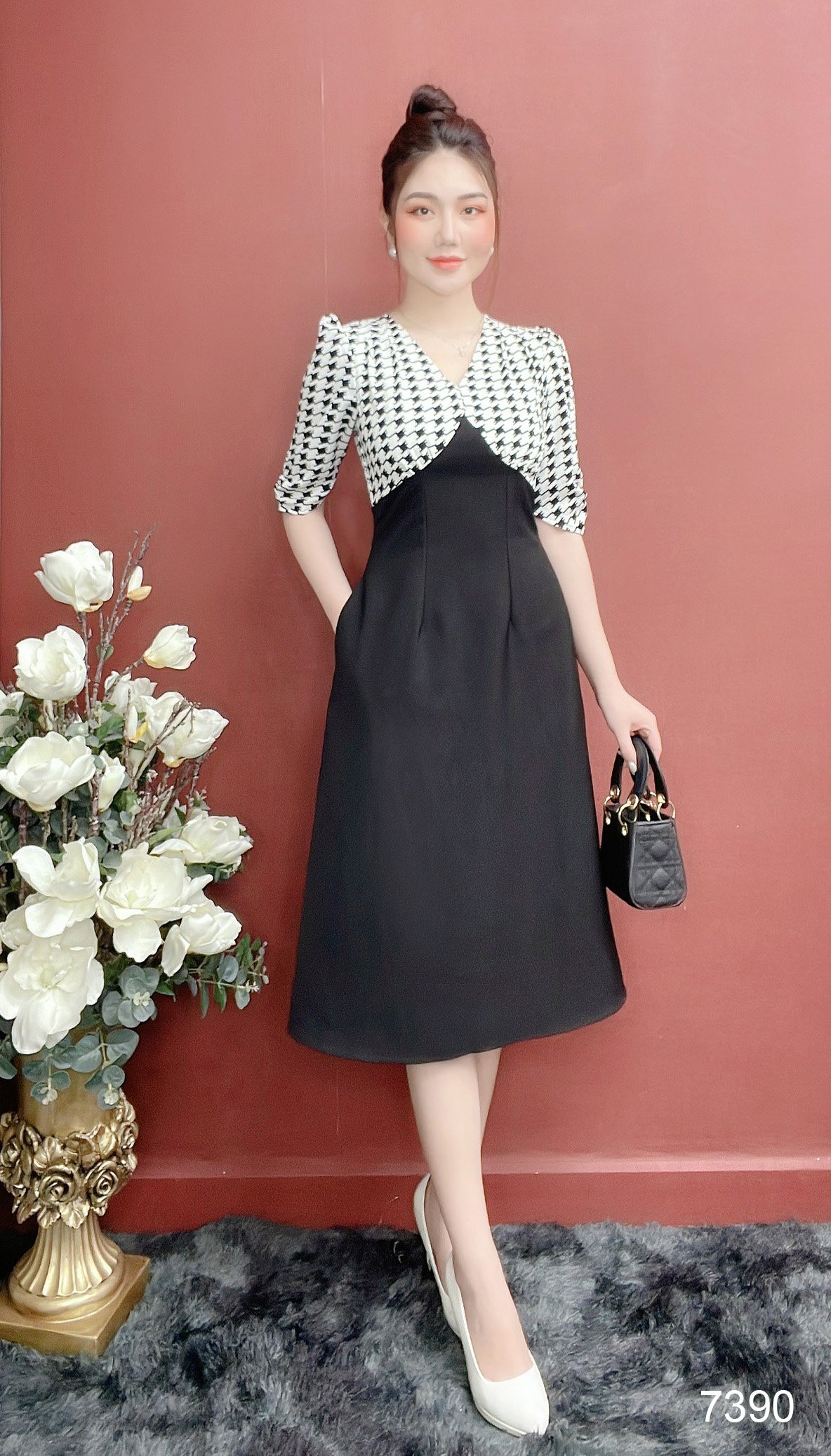 Đầm EMY EM7390 Xoè Đen Phối