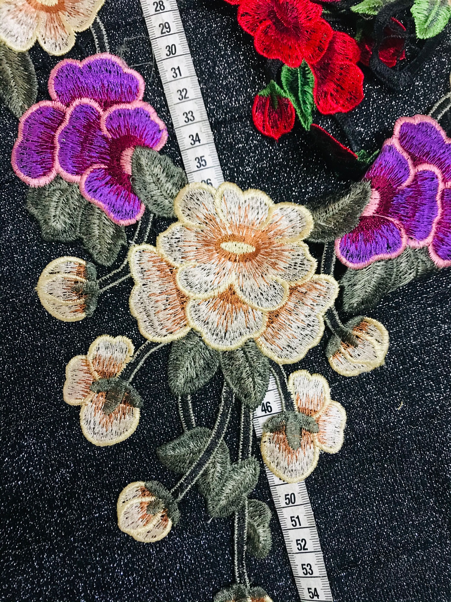 Cổ thêu mã C973