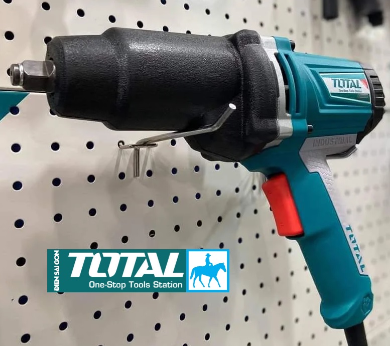 MÁY VẶN BU LÔNG ĐIỆN 1050W TOTAL TIW10101 Điện áp sử dụng: 220-240V~50/60Hz Tốc độ không tải: 2300/phút Đầu nối: 1/2” Mở được bu lông lớn nhất là M20 (30cm) Trọng lượng: 6kg