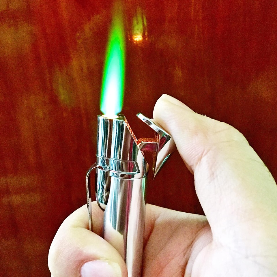 [HCM]Bật Lửa Gas Khè Kim Loại Hình Cây Viết (Có Hộp Làm Quà)