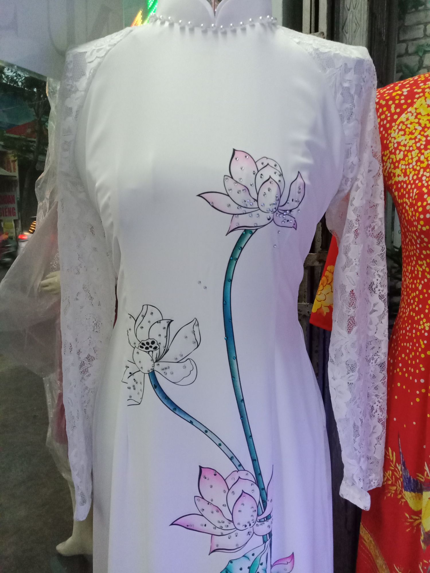 Áo dài may sẵn 4 tà kèm quần