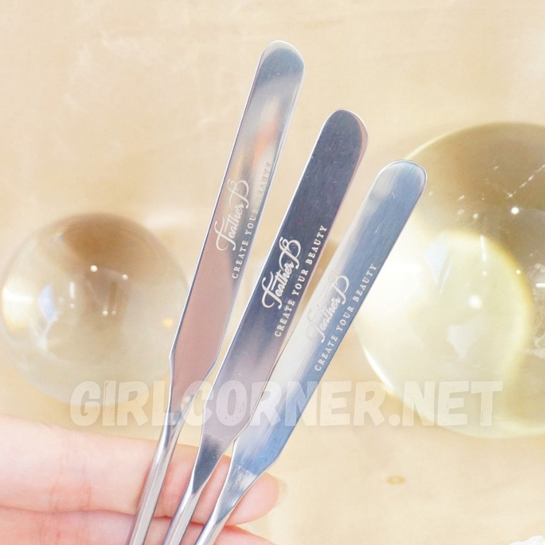Thanh Tán Kem Nền Spatula Feather B