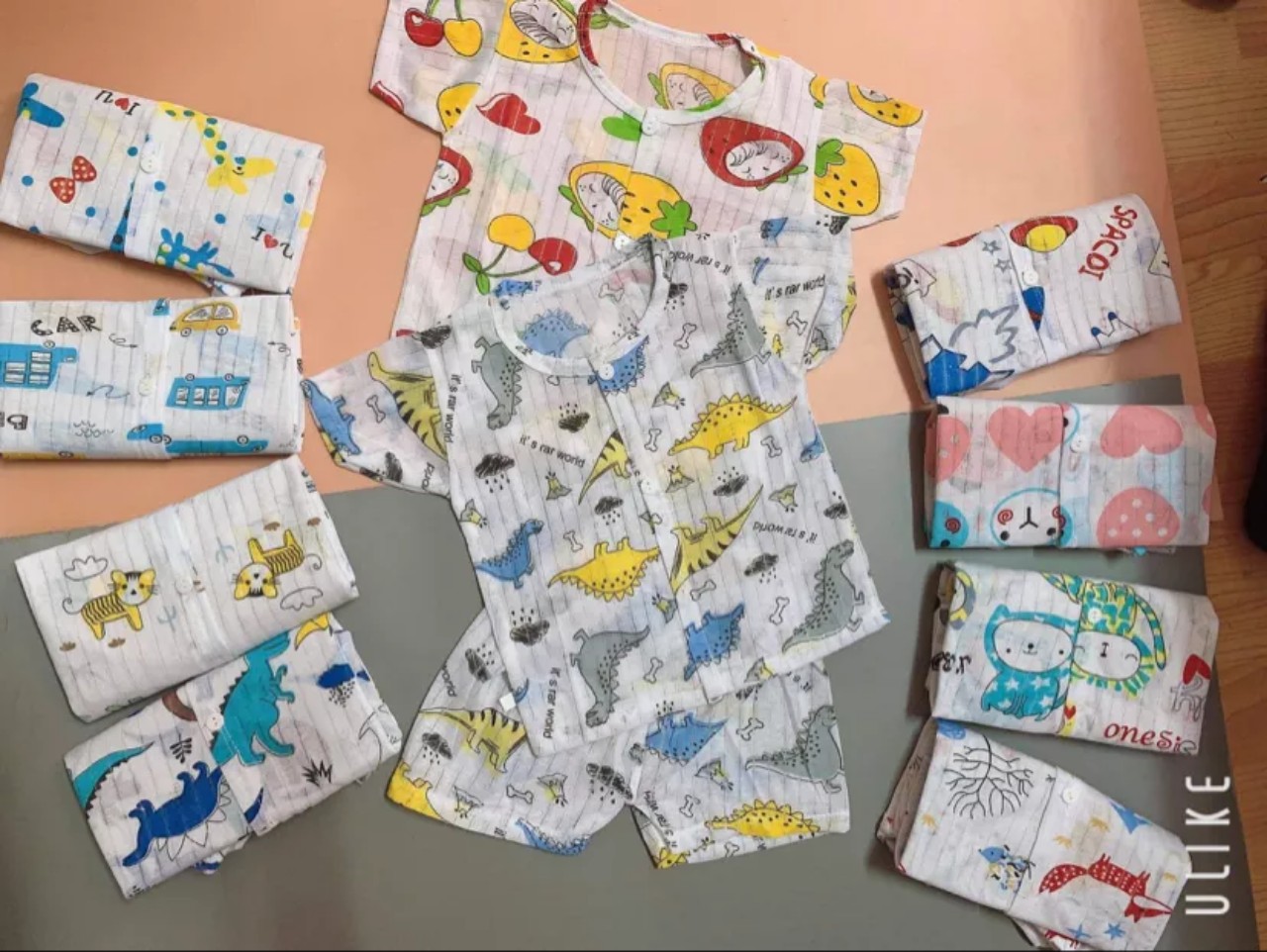 Com bo 3 bộ đồ COTTON GIẤY mềm mịn cho bé trai , bé gái ( 4-15 kg )