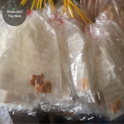 1 Xâu bánh tráng muối hành phi Tây Ninh (13 Bịch)