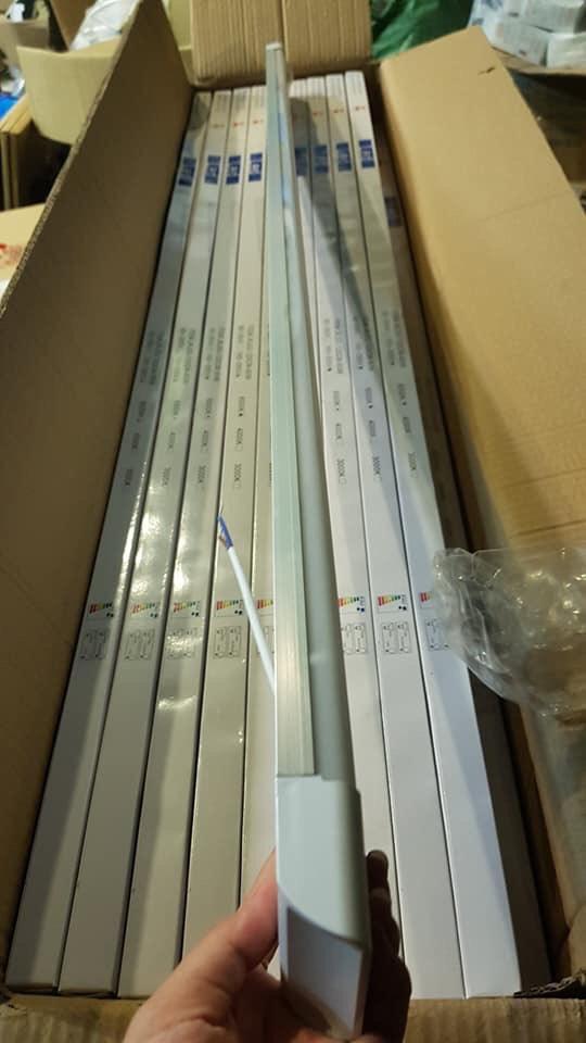 ĐÈN LED TUÝP BÁN NGUYỆT ĐẦU VUÔNG 60W