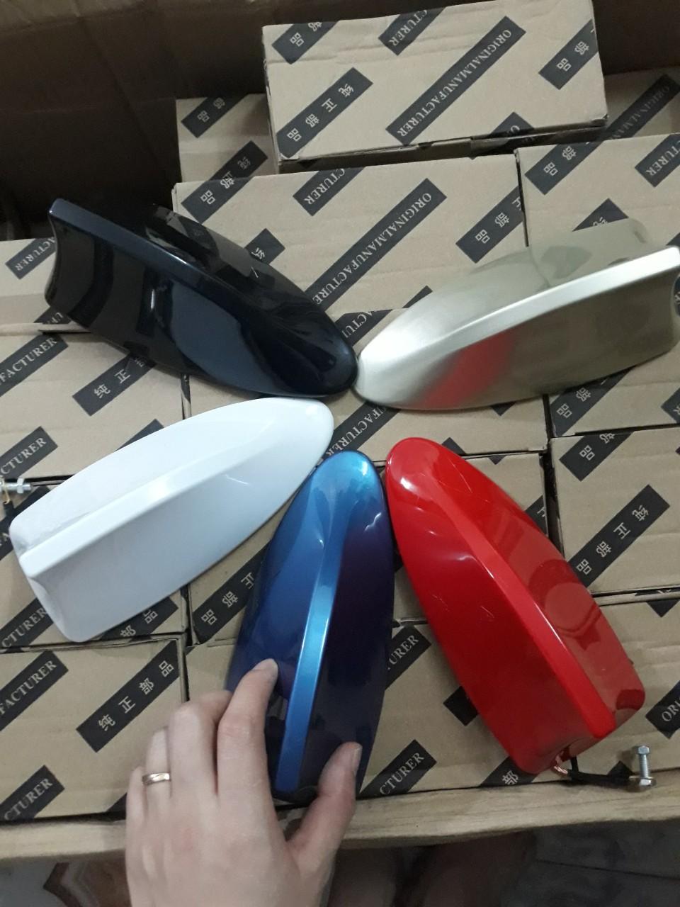 Anten vây cá mập cho xe ô tô(màu trắng)