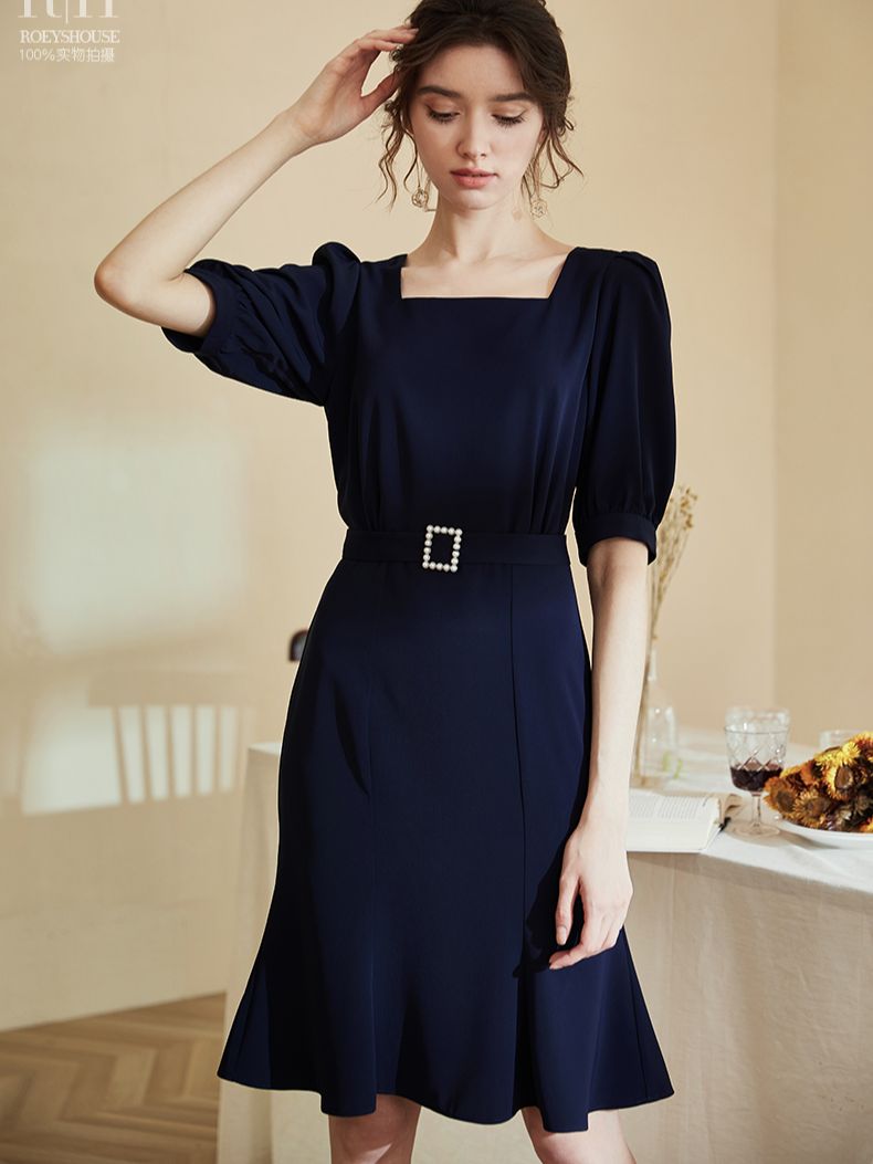Đầm đen đuôi cá cổ vuông tay ngắn phồng tặng kèm đai