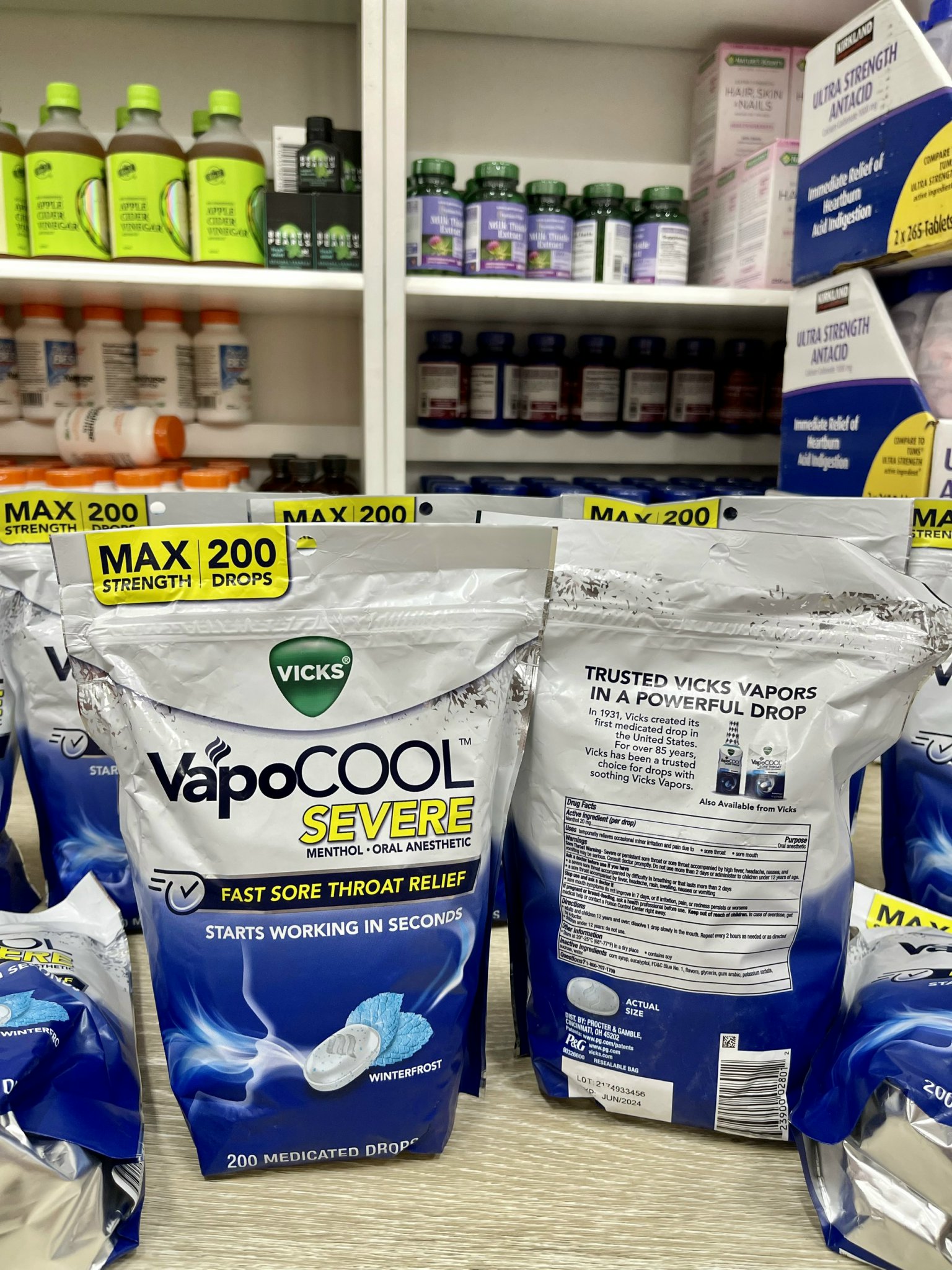 KẸO NGẬM VICKS VAPO COOL 200 VIÊN