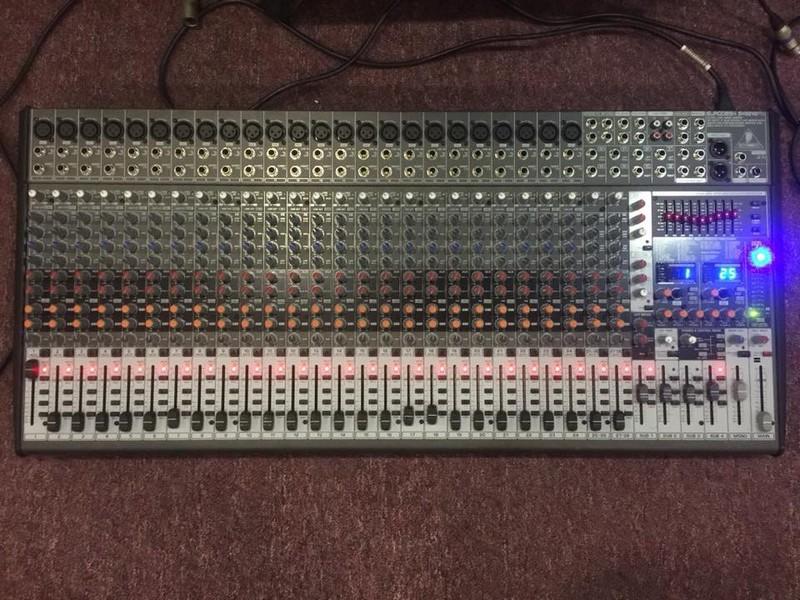 BÀN MIXER SÂN KHẤU BEHRINGER SX 3242FX