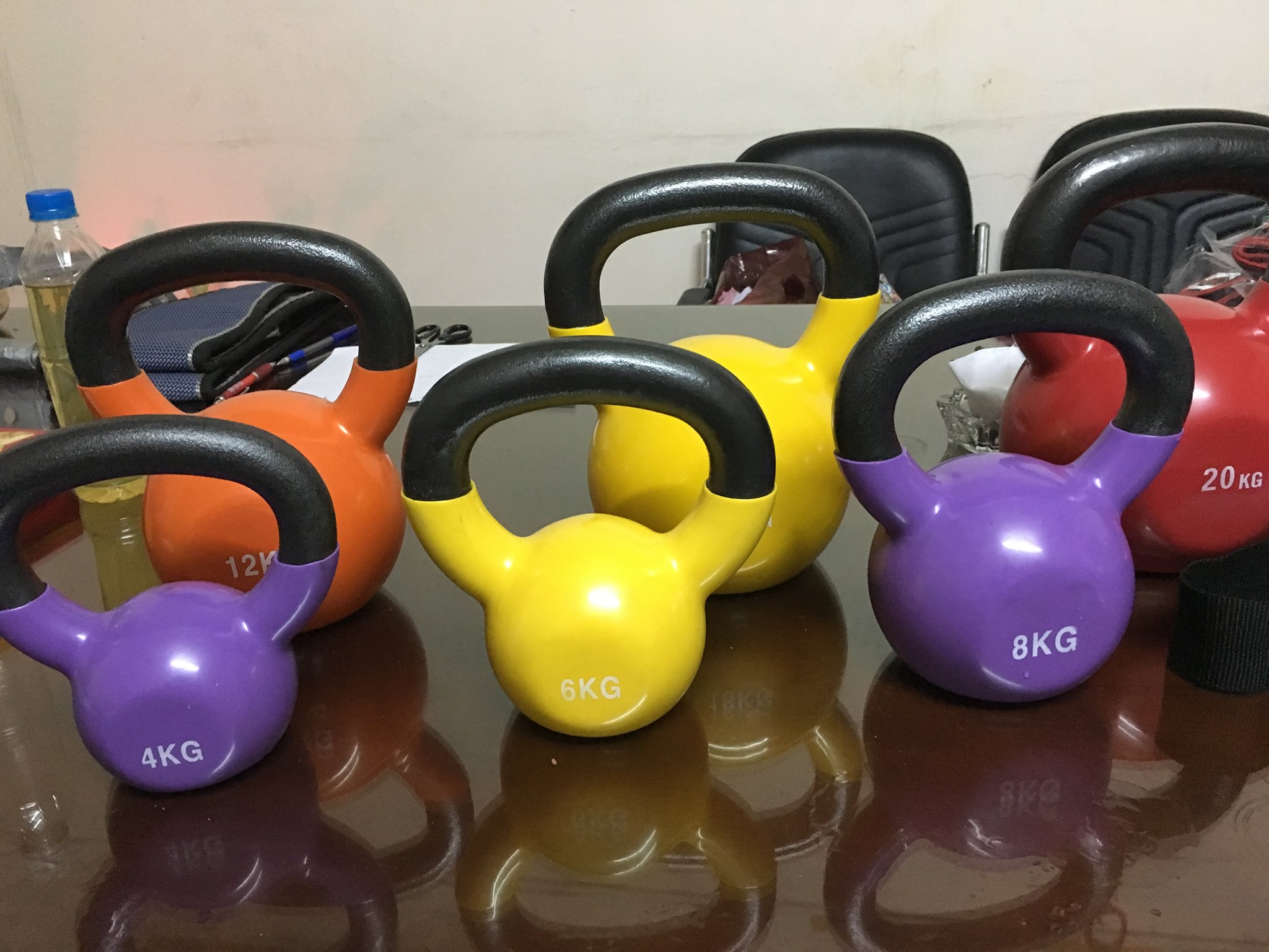 Tạ ấm cao su 8kg (tạ bình vôi)