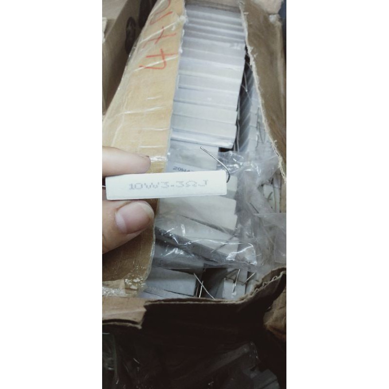 10 Điện Trở Sứ 3.3Om 10W