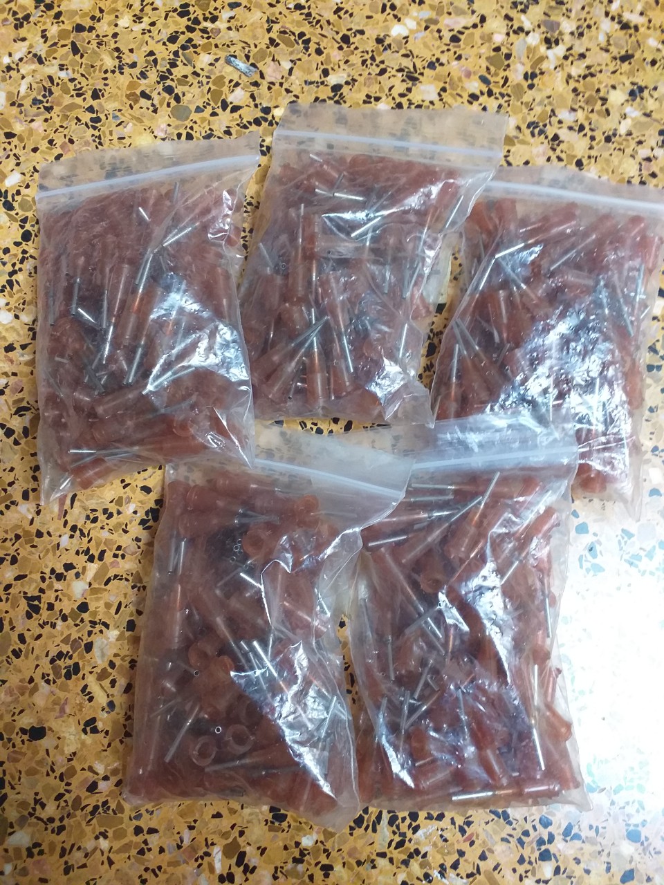 Kim bơm keo 15G túi 100 chiếc