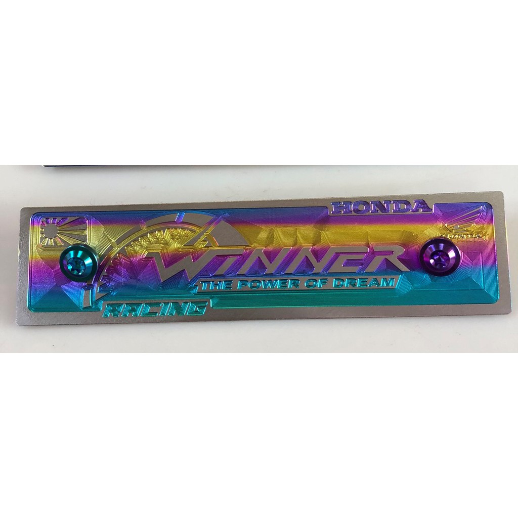 Bảng tên 3D WINNER + ốc Gr5 6li15 Titanium