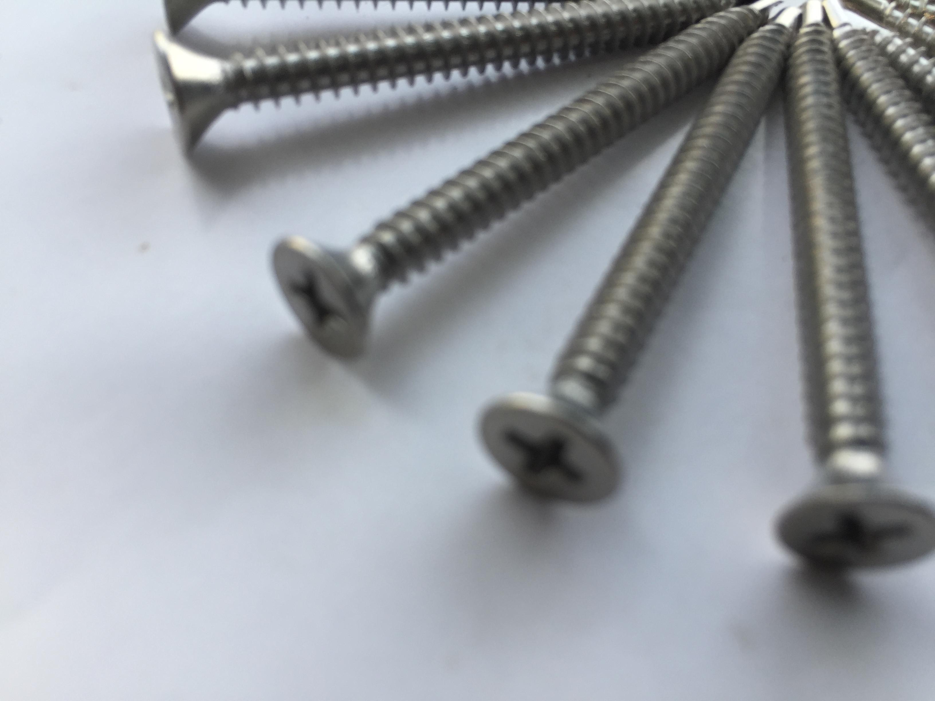 20 chiếc vít inox 304 tự khoan đầu bằng phi 4 dài 5cm