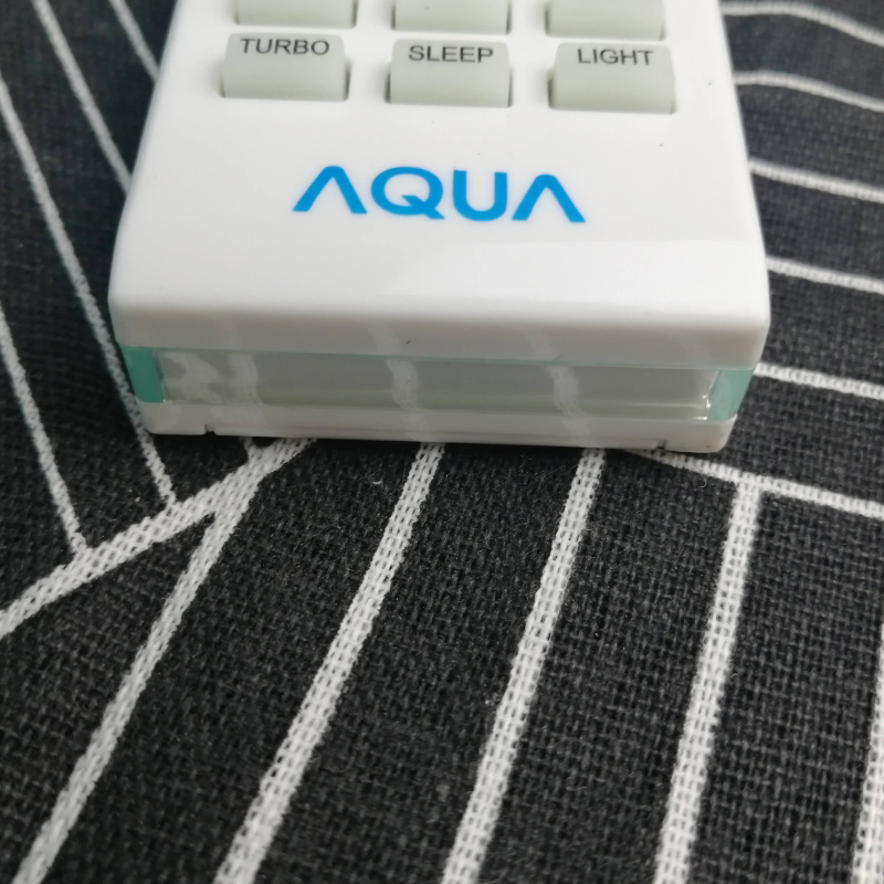 Điều Khiển điều h&ograve;a AQUA 2 chiều trắng vu&ocirc;ng