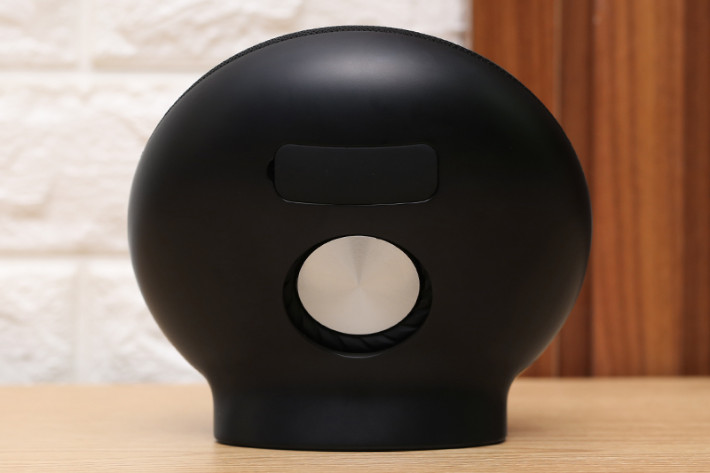 Loa Bluetooth Wetop A3 Đen trưng bày