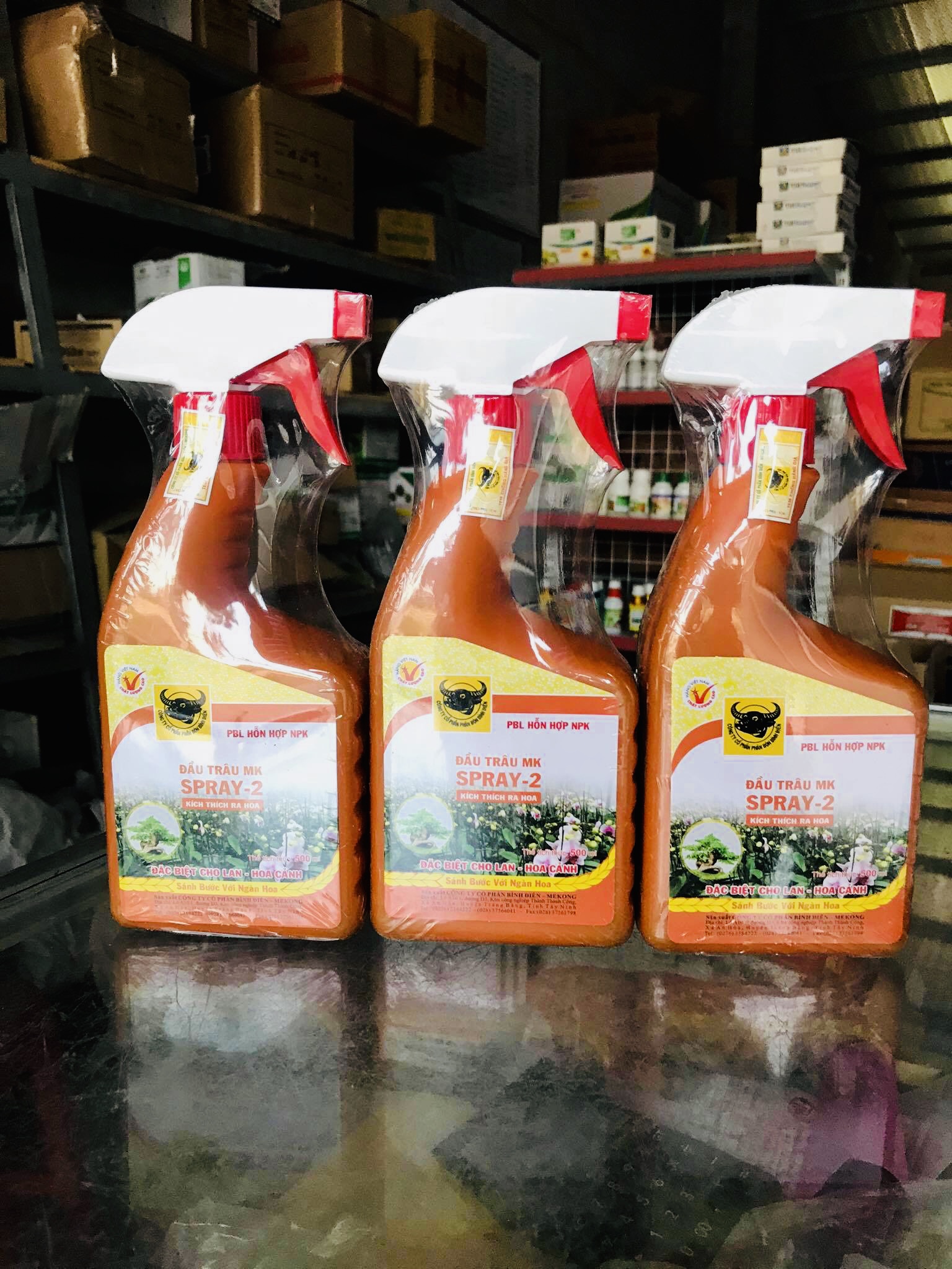 Phân bón kích thích ra hoa Đầu Trâu Spray-2 dạng xịt (500ml)