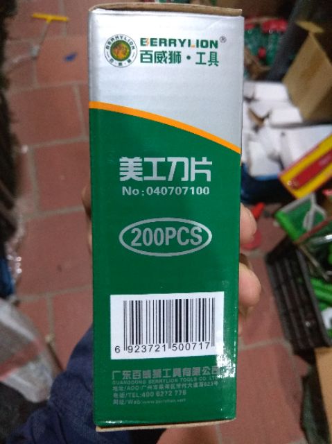 200 lưỡi dao rọc giấy Berrylion A100M ( 1 hộp)