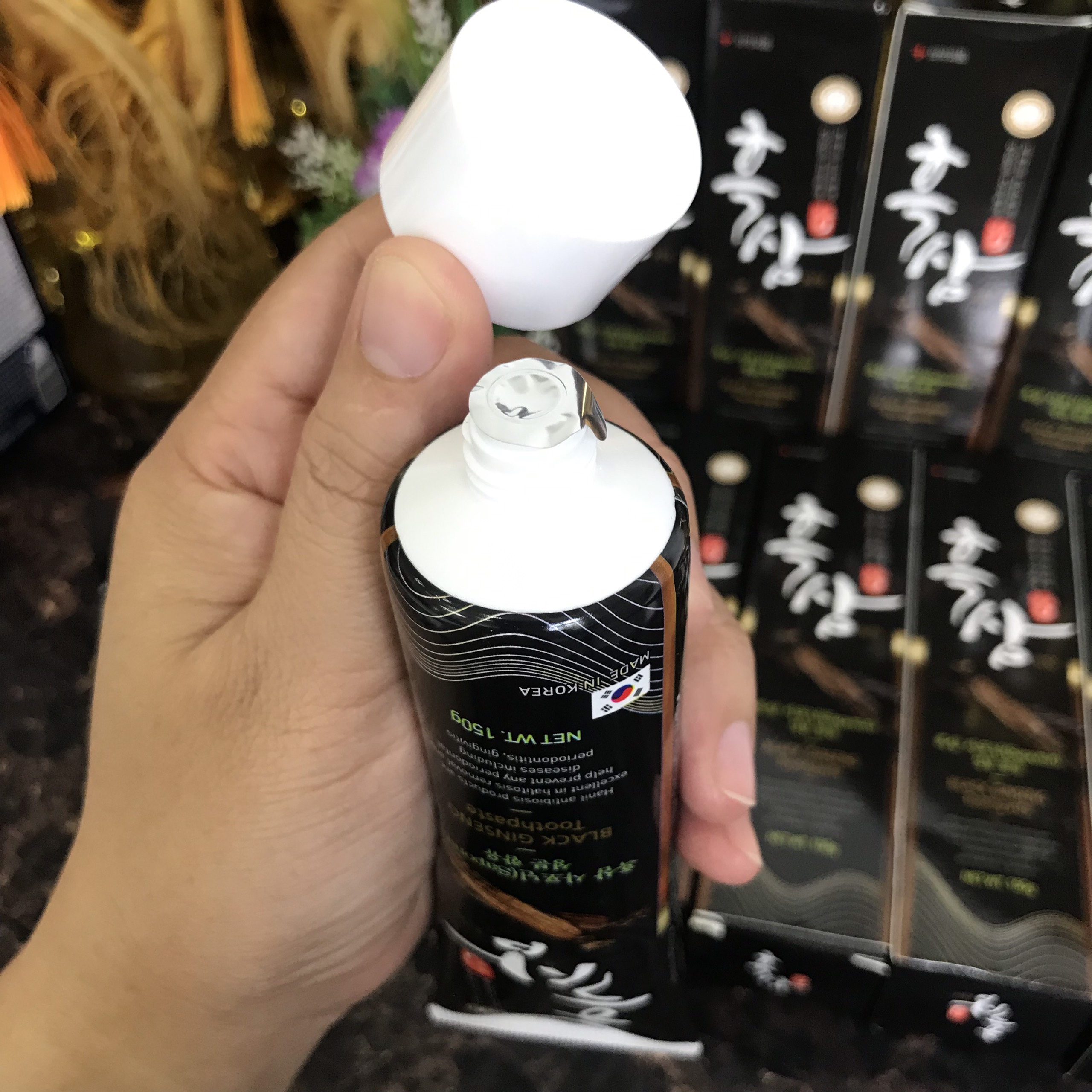 Kem Đánh Răng Hắc Sâm Hanil Hàn Quốc 150g