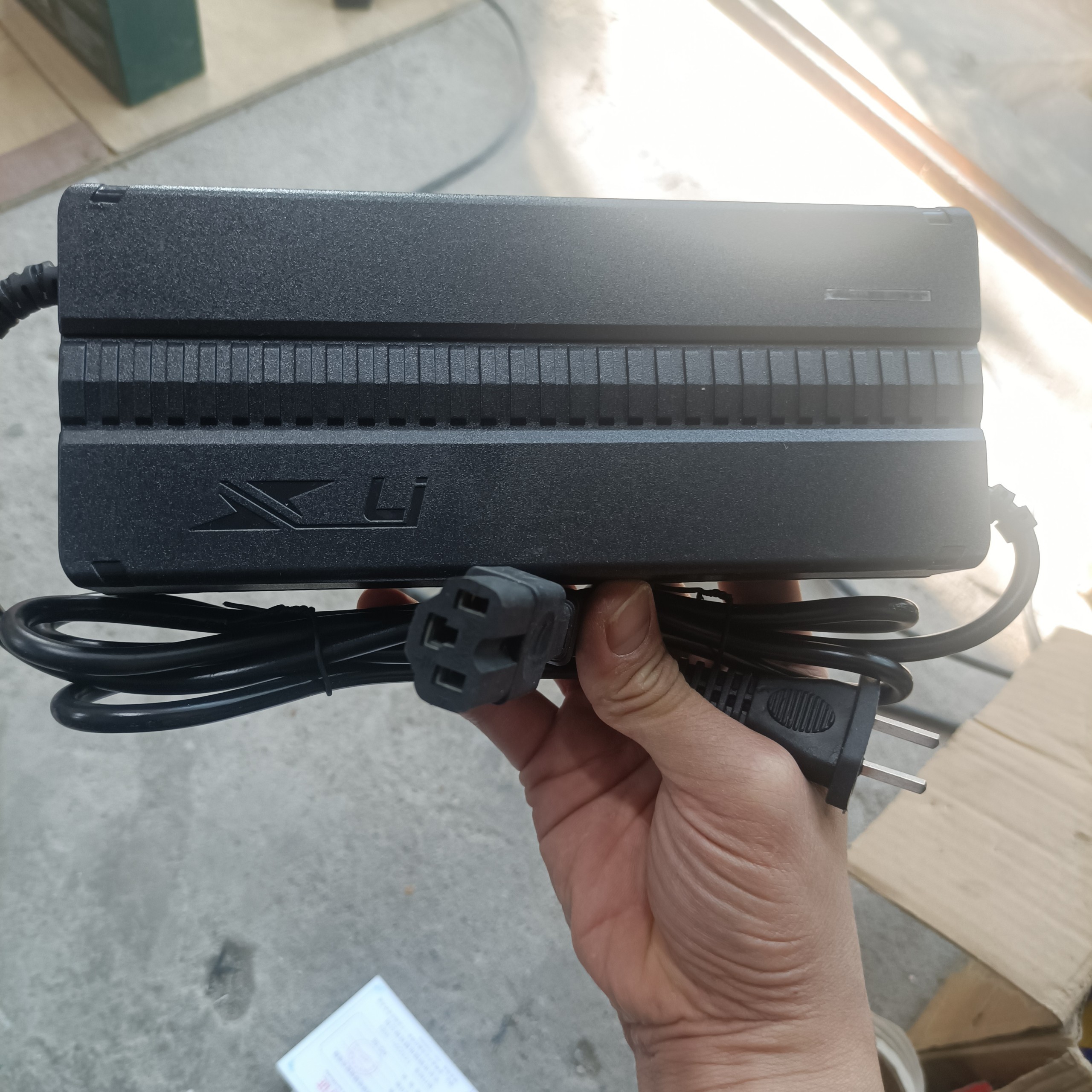 Sạc xe điện 14s 48v 5a dùng cho pin li-ion 3.7v