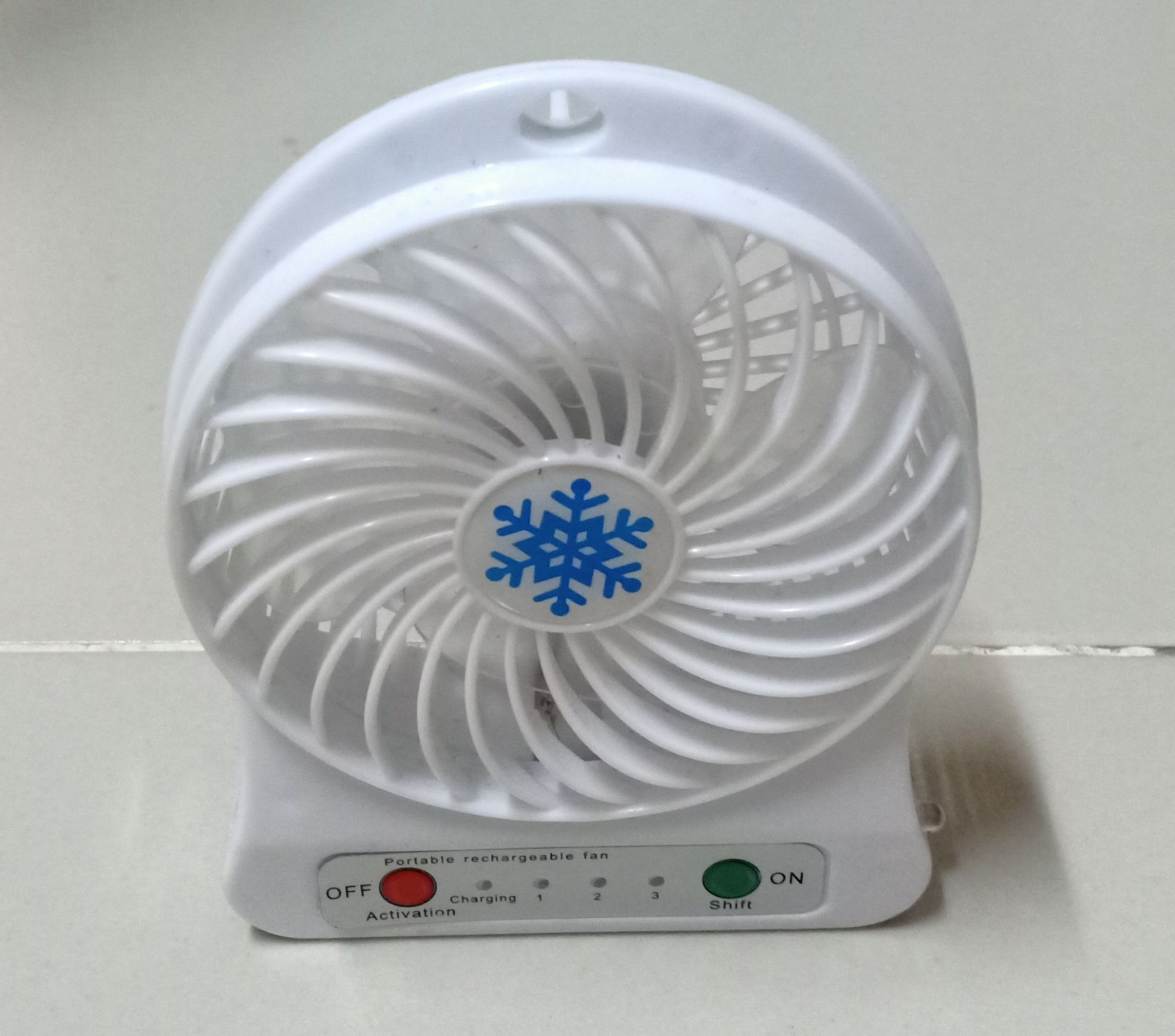 quạt mini kèm pin