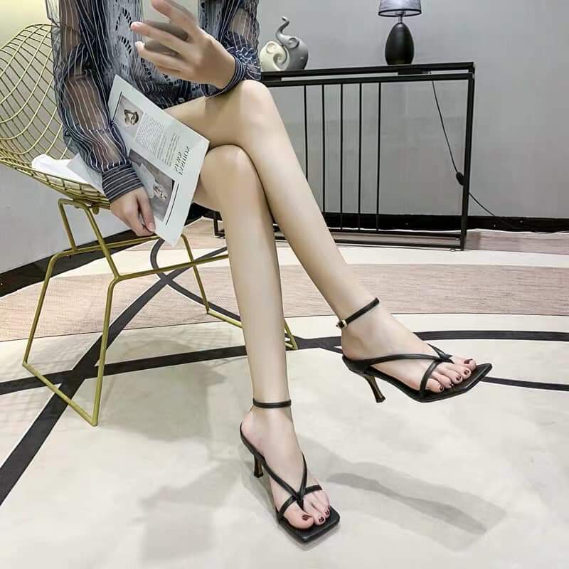 Sandal cao gót kẹp mã B4 xịn xò