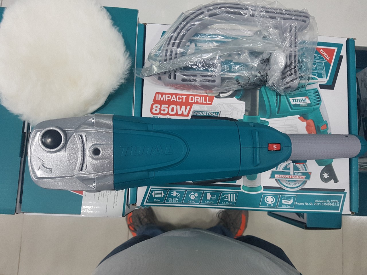 [HCM]Máy đánh bóng Total TP1141806-2