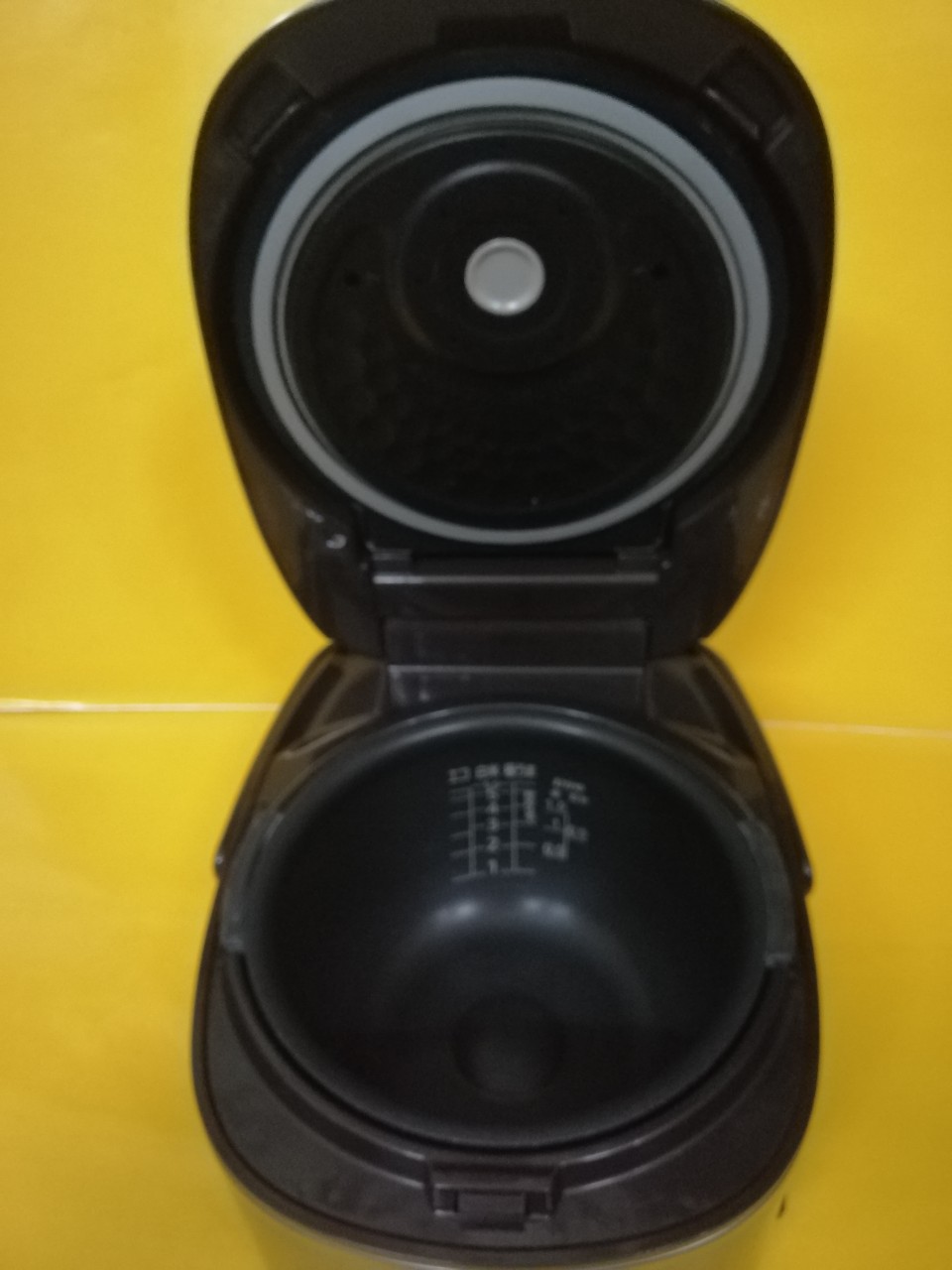 Nồi cơm nội địa Nhật cao tần (IH) Tiger JKK-A (1.0L) (11017X)
