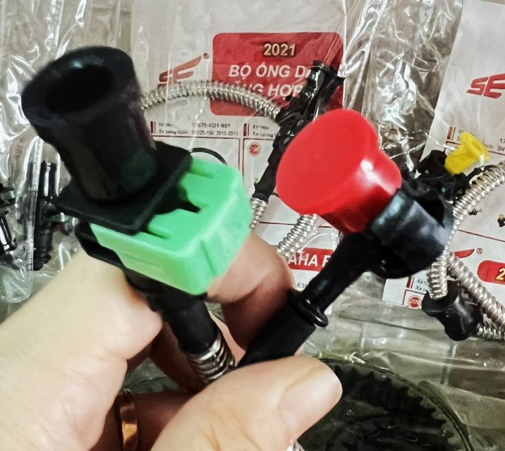 DÂY DẪN XĂNG BỌC THÉP XE FREEGO 2019 2020